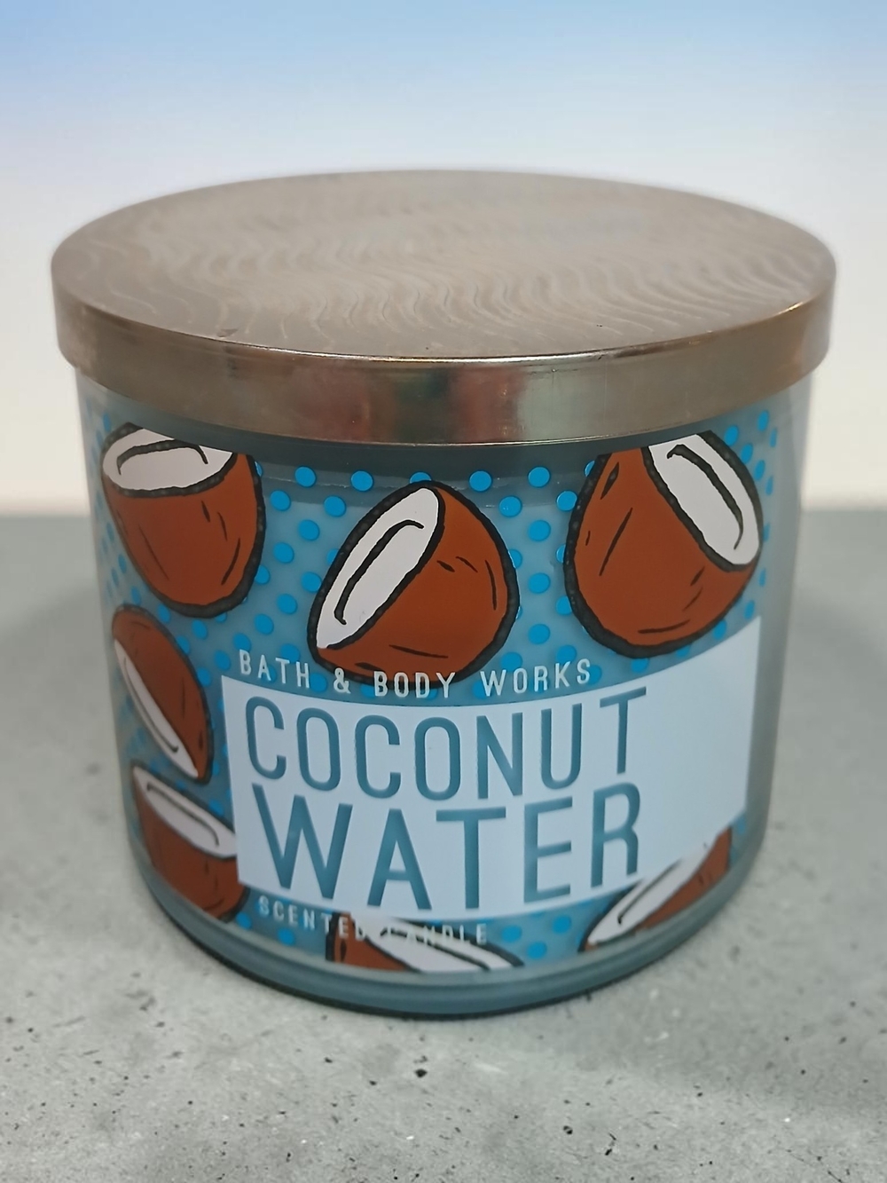 Bath & Body Works Coconut Water Candle - Blue & Brown
